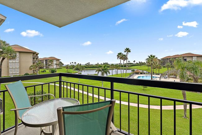 APT-305 - 301 S Seas Dr, Condo with 2 bedrooms, 2 bathrooms and null parking in Jupiter FL | Image 6