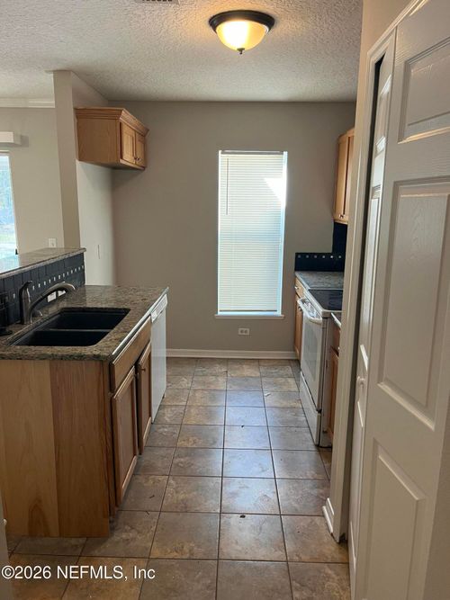 11591 Hickory Oak Dr, Jacksonville, FL, 32218-9076 | Card Image