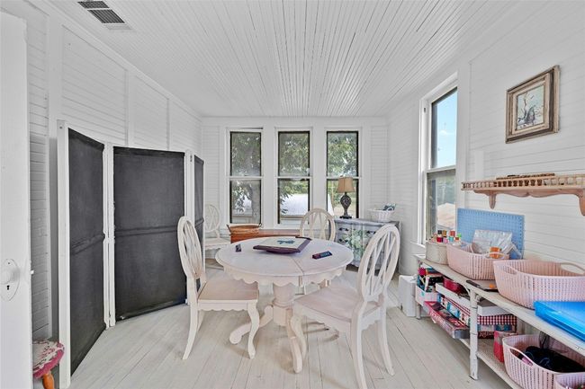 622 W 7 Th St, House other with 4 bedrooms, 3 bathrooms and null parking in Taylor TX | Image 23