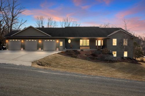 8675 Golfview Dr, HOUSTON, MN, 55943-7206 | Card Image