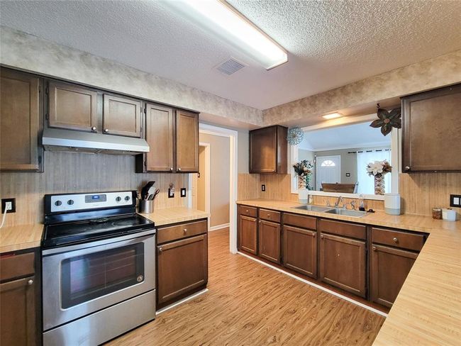 5414 Sweetwind Ln, House other with 3 bedrooms, 2 bathrooms and 2 parking in Spring TX | Image 7