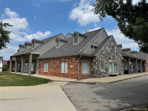 34514 Dequindre Rd, Sterling Heights, MI, 48310-5232 | Card Image
