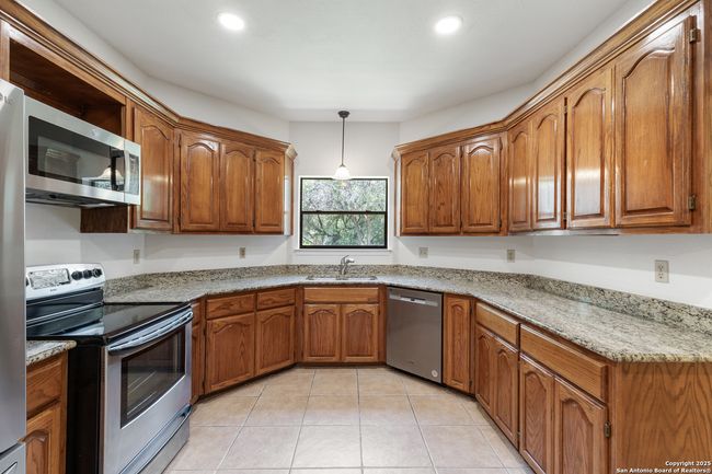 10623 Alta Loma, House other with 3 bedrooms, 3 bathrooms and null parking in Helotes TX | Image 11