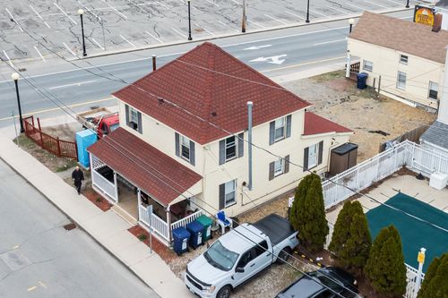 26 B Street, Hampton, NH, 03842 | Card Image