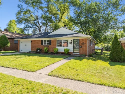154 Noble St, Milford, MI, 48381-2058 | Card Image