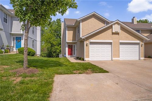 a-4612 Ne Whispering Winds Dr, Lees Summit, MO, 64064-1781 | Card Image