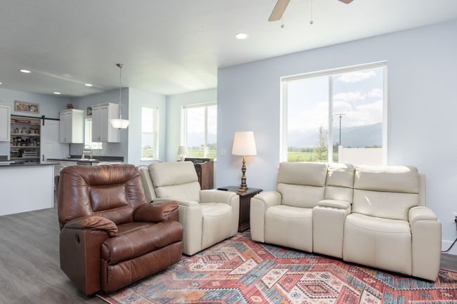 Open Floor plan | Image 32