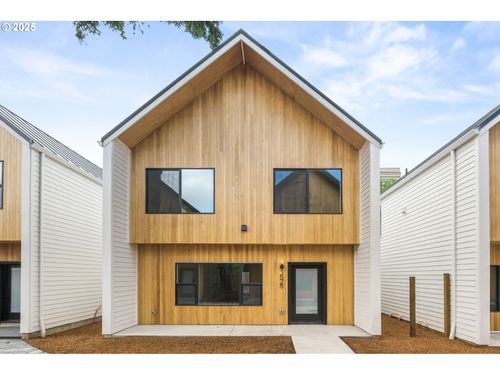 3528 Ne 44th Ave, Portland, OR, 97213-1018 | Card Image