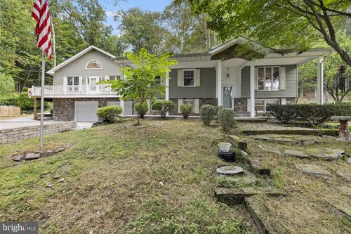 993 Mount Hope Rd, Fairfield, PA, 17320-9427 | Card Image