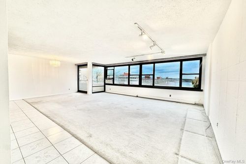 apt-7a-162 9th Ave, Whitestone, NY, 11357-2015 | Card Image