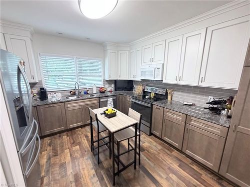 g-765 Oakland Dr, Elkin, NC, 28621-2955 | Card Image