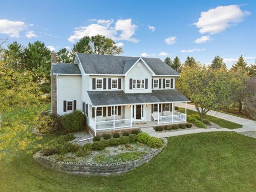 418 Primrose Dr, Hudson, IA, 50643-2232 | Card Image