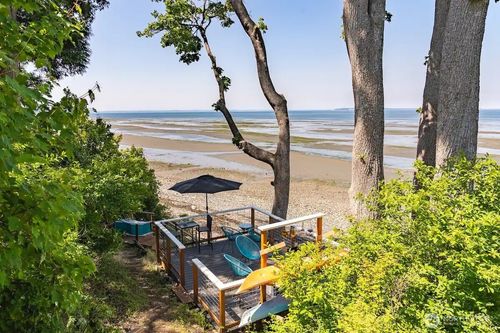 8823 Oertel Dr, Blaine, WA, 98230-5602 | Card Image