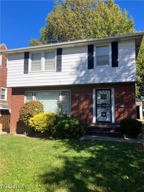 3921 Faversham Rd, University Heights, OH, 44118-3731 | Card Image