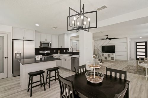 5960 Mckaskle Dr, Fort Worth, TX, 76119-1606 | Card Image