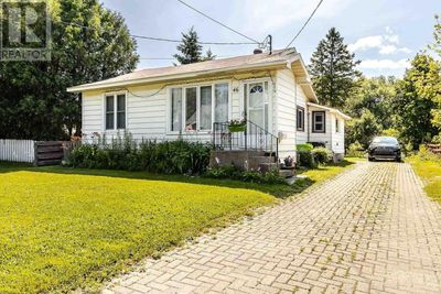 46 Knox Ave, Home with 2 bedrooms, 1 bathrooms and null parking in Sault Ste. Marie ON | Image 1