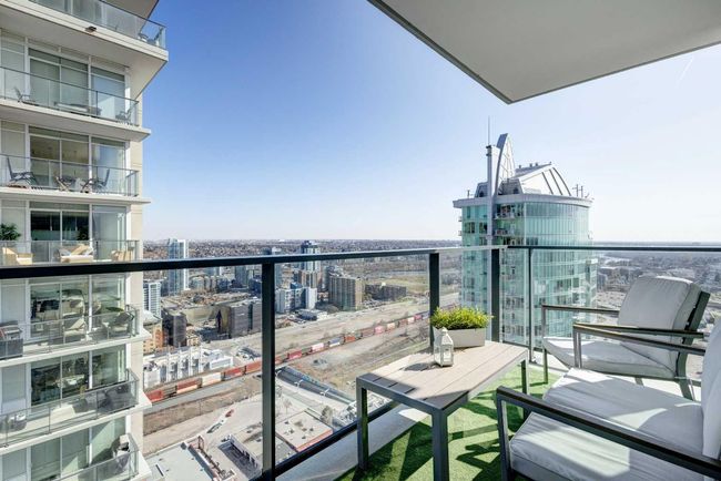3304 - 1188 3 St Se, Condo with 2 bedrooms, 2 bathrooms and 2 parking in Calgary AB | Image 22