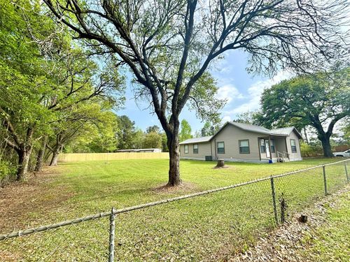 909 W Elder St, Colmesneil, TX, 75938-2602 | Card Image