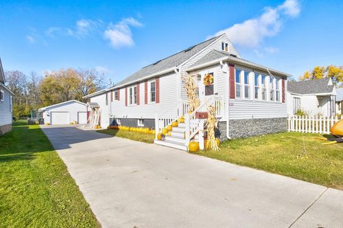 4309 10th St, Menominee, MI, 49858-1313 | Card Image