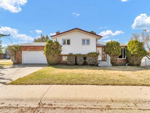 31 Rossdale Way Se, Medicine Hat, AB, T1B1X5 | Card Image