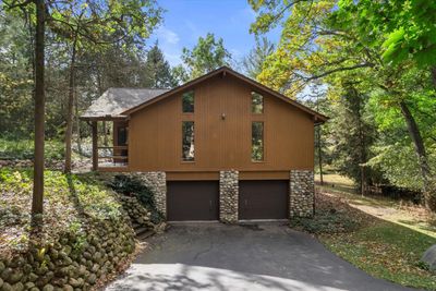 35068 Old Woods Road, House other with 3 bedrooms, 3 bathrooms and null parking in Summit WI | Image 3