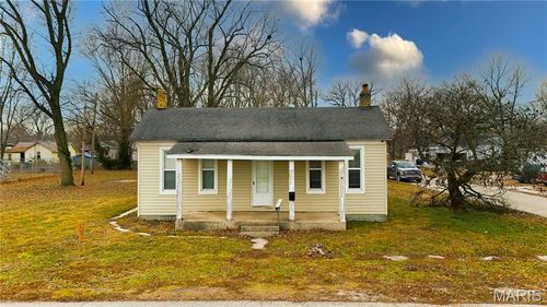 401 S 2nd St, Elsberry, MO, 63343-1505 | Card Image