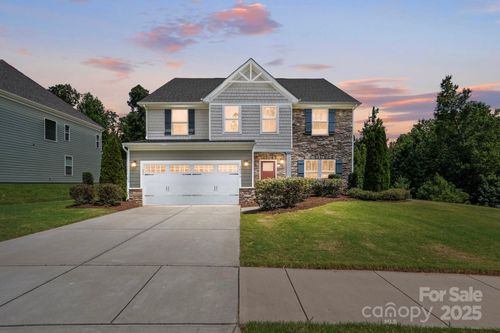 10474 Black Locust Ln, Charlotte, NC, 28215-1102 | Card Image