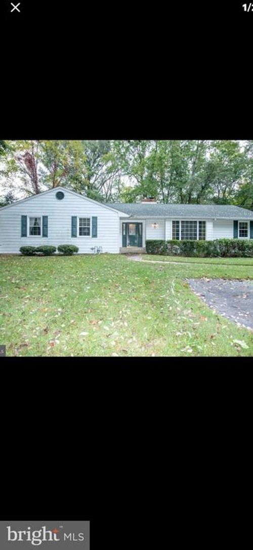 654 Mount Laurel Rd, Mount Laurel, NJ, 08054-9531 | Card Image