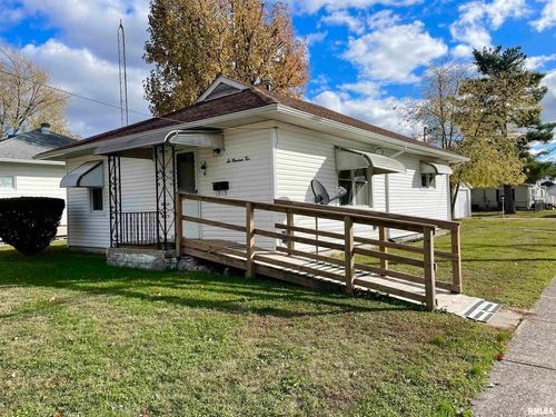 602 E Main St, Christopher, IL, 62822-1912 | Card Image