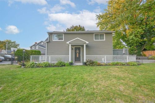 45 Jervis Ave, Copiague, NY, 11726-5034 | Card Image