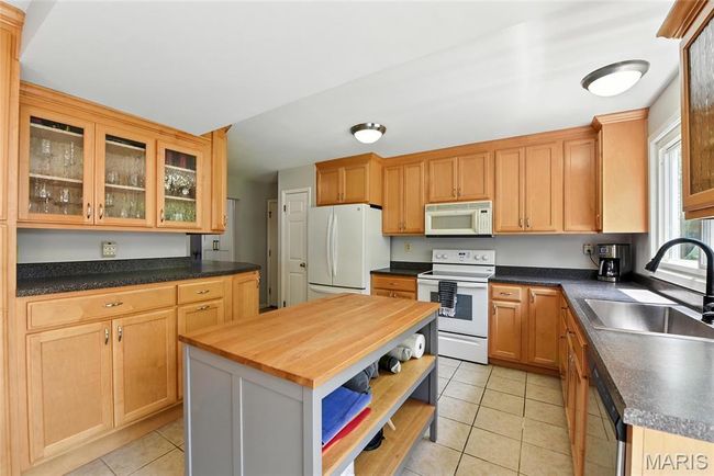 15480 Country Mill Ct, House other with 4 bedrooms, 3 bathrooms and null parking in Chesterfield MO | Image 7