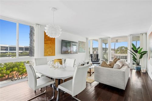 775 Avocado Ave, Corona del Mar, CA, 92625-1939 | Card Image