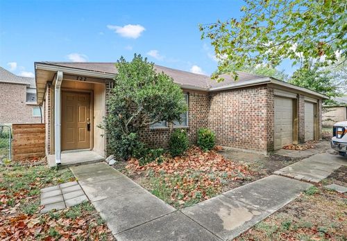 722 Prairie Creek Dr, Princeton, TX, 75407-6511 | Card Image