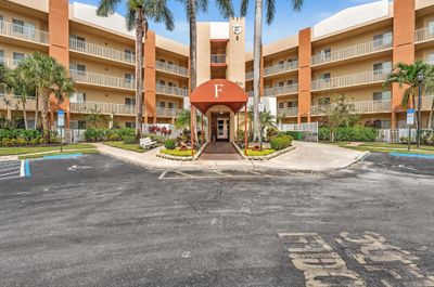 210 - 7775 Yardley Dr, Condo with 2 bedrooms, 2 bathrooms and null parking in Fort Lauderdale FL | Image 1