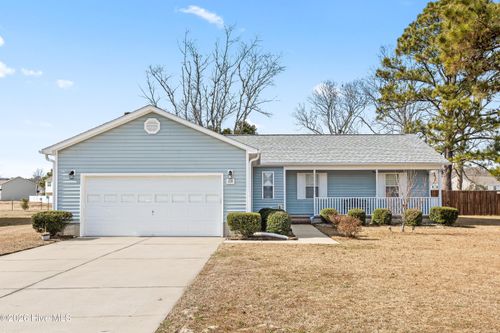 109 Lawndale Ln, Sneads Ferry, NC, 28460-6807 | Card Image
