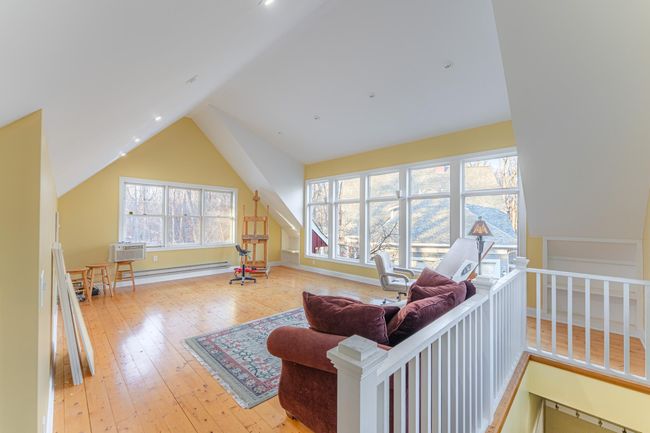 Art Studio above garage | Image 52