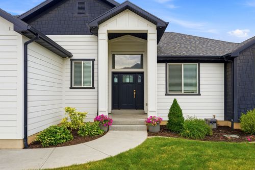 106 S 1800 E, Layton, UT, 84040-4565 | Card Image