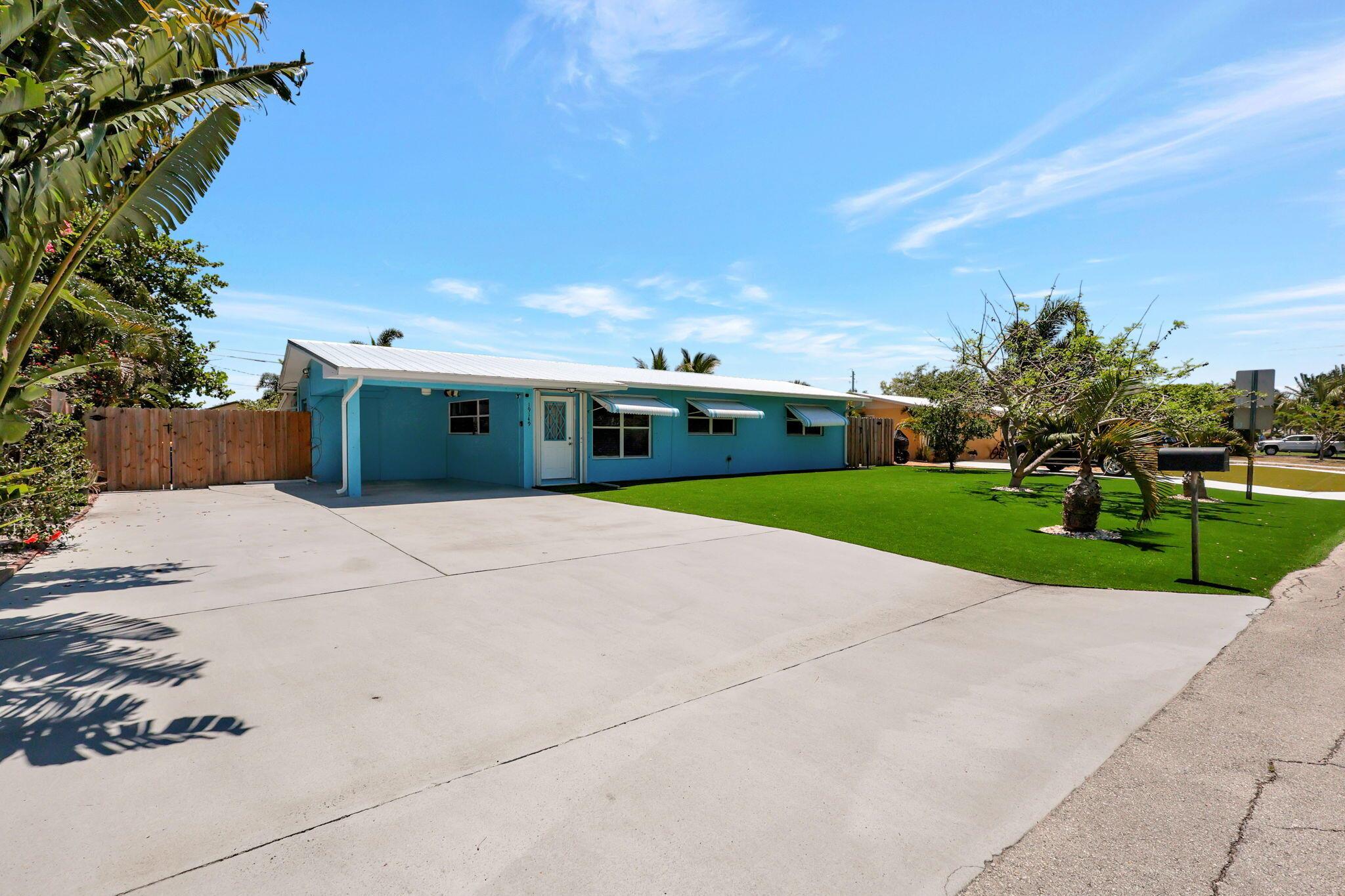 Robert Dr, Jupiter, FL 33469
