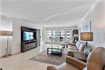 406N - 3410 Galt Ocean Dr, Condo with 1 bedrooms, 1 bathrooms and null parking in Fort Lauderdale FL | Image 1