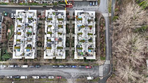 103-735 W 15th St, North Vancouver, BC, V7M0B8 | Card Image