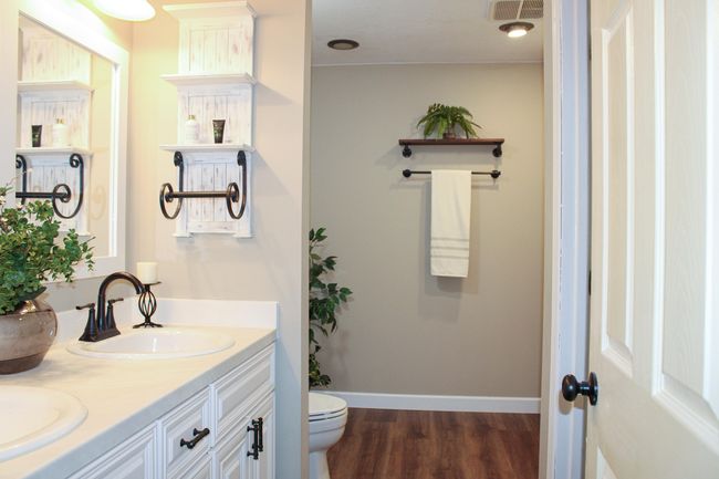 14 Master Bathroom | Image 14