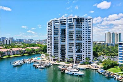 101 - 300 Three Islands Blvd, Condo with 3 bedrooms, 3 bathrooms and null parking in Hallandale Beach FL | Image 2