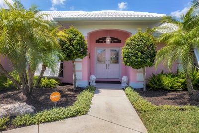 327 Roseling Circle, House other with 3 bedrooms, 2 bathrooms and null parking in Venice FL | Image 3