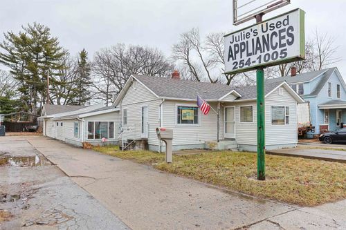 2302 Lincolnway West, Mishawaka, IN, 46544 | Card Image