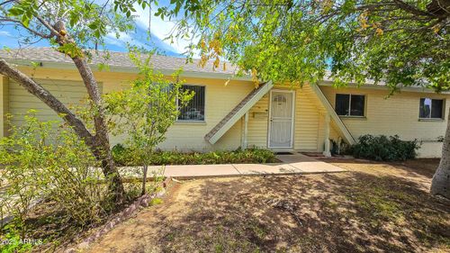 6013 W Avalon Dr, Phoenix, AZ, 85033-5826 | Card Image