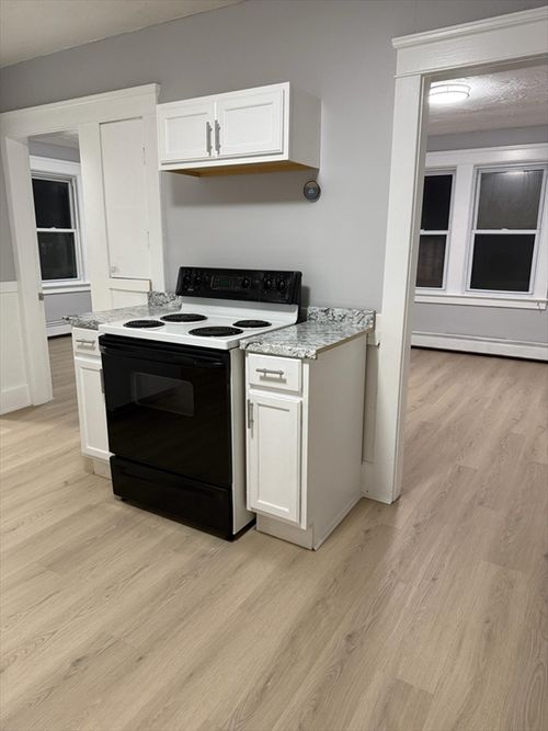 2-423 Worcester St, Southbridge, MA, 01550-1380 | Card Image