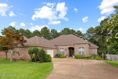 110 Buckeye Dr, Madison, MS, 39110-4733 | Card Image