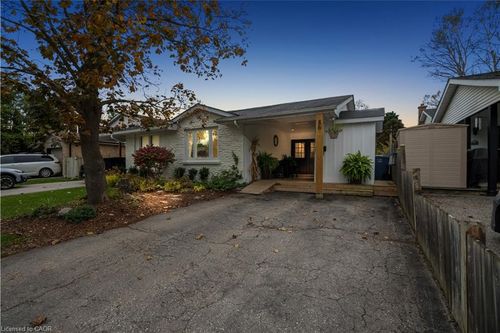 86 Queensdale Cres, Guelph, ON, N1H6W3 | Card Image