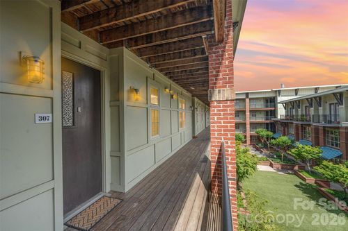 307-1101 W 1st St, Charlotte, NC, 28202-1322 | Card Image