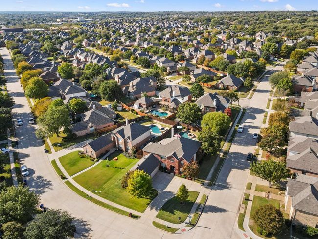 Circular drive corner lot view | Image 36
